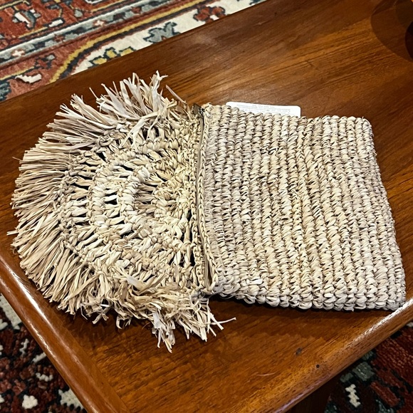 Strawgrass Zipper Clutch - Picture 3 of 4